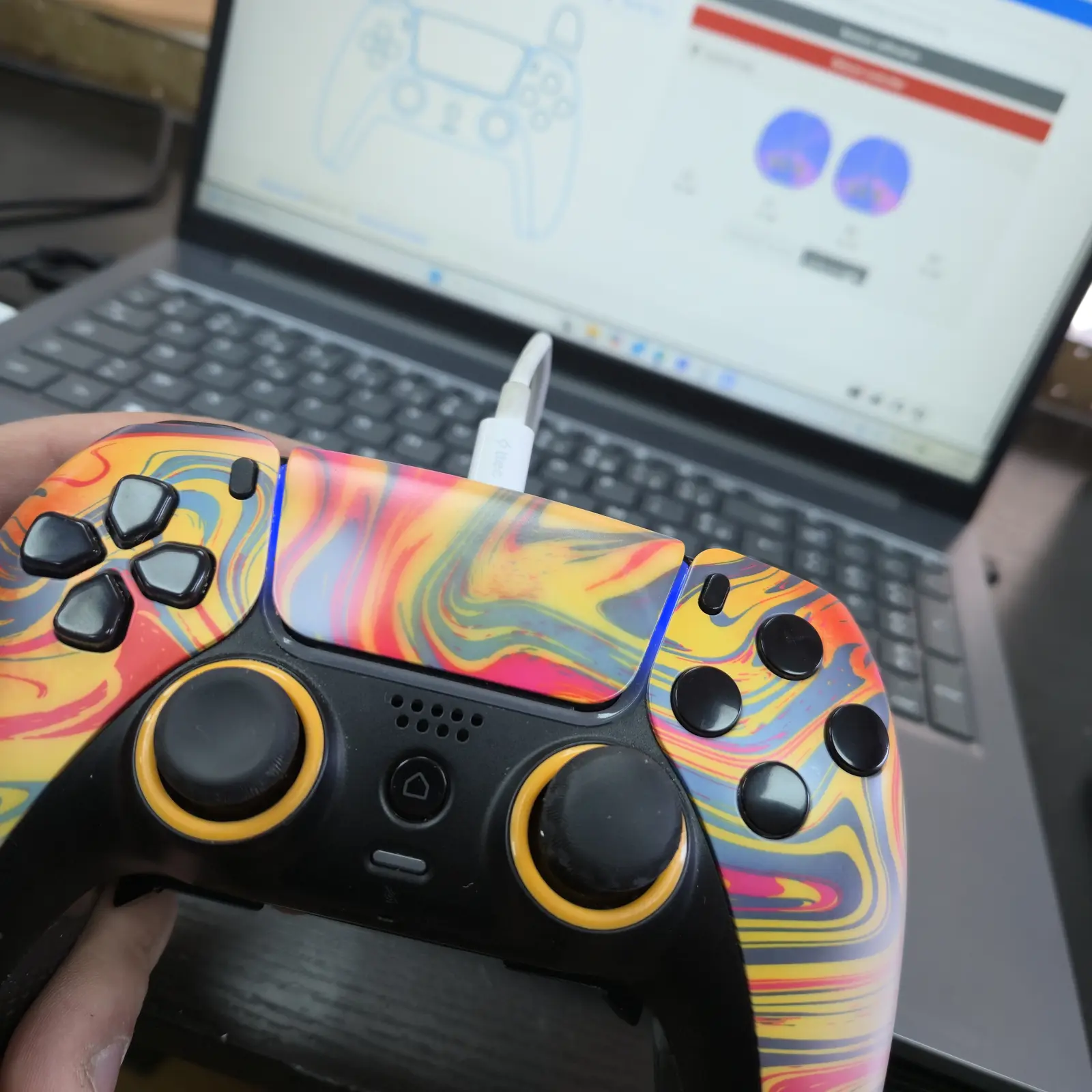 Manette PS5 testée après remplacement des joysticks
